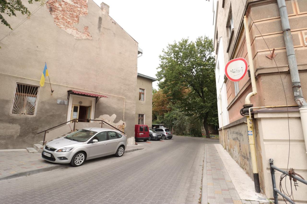 Cosmos Apartamento Ternopil Exterior foto